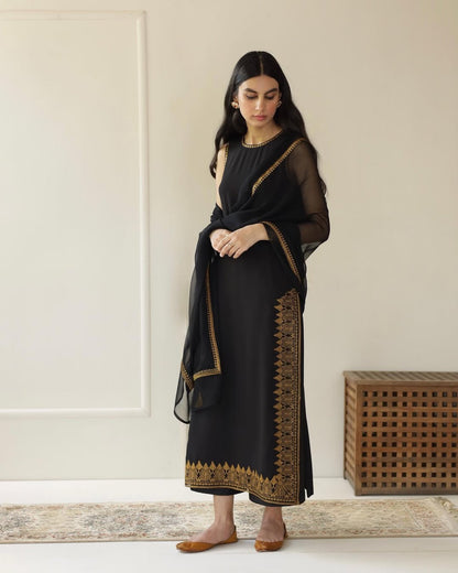 Zara Glow | 3-Piece Stitched Eid Arrival